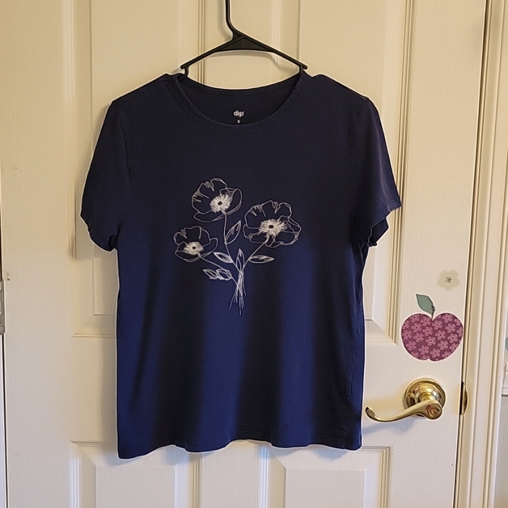 S - Navy With Poppies T-shirt
